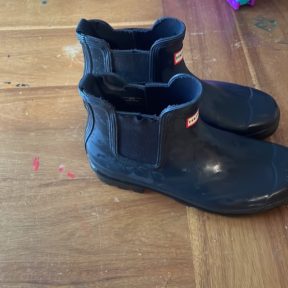 Women size 10 hunter boots. - Picture 2 of 4